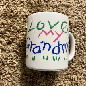 Vintage 1986 Hallmark “I Love My Grandma” Mug – The Ultimate Throwback Gift!